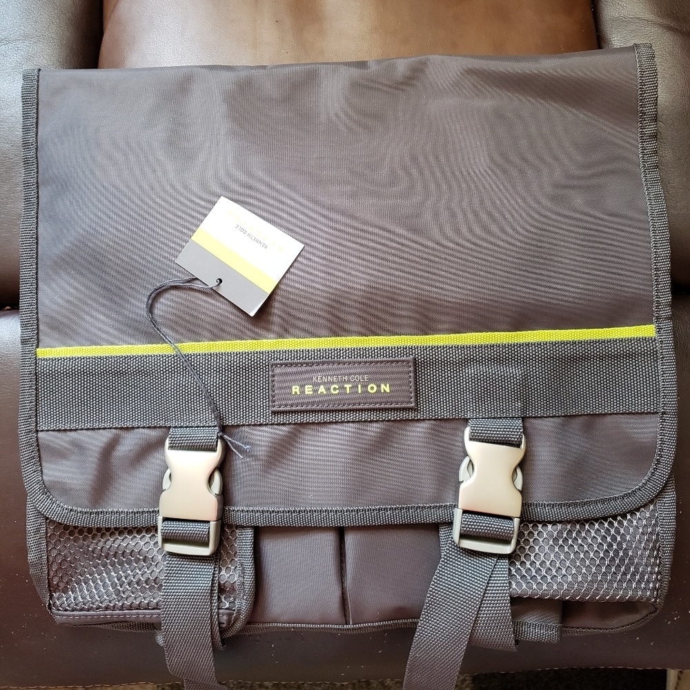 NWT Kenneth Cole overnight bag